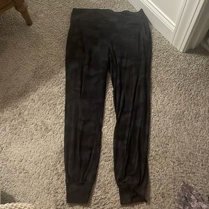 Lululemon black camo joggers